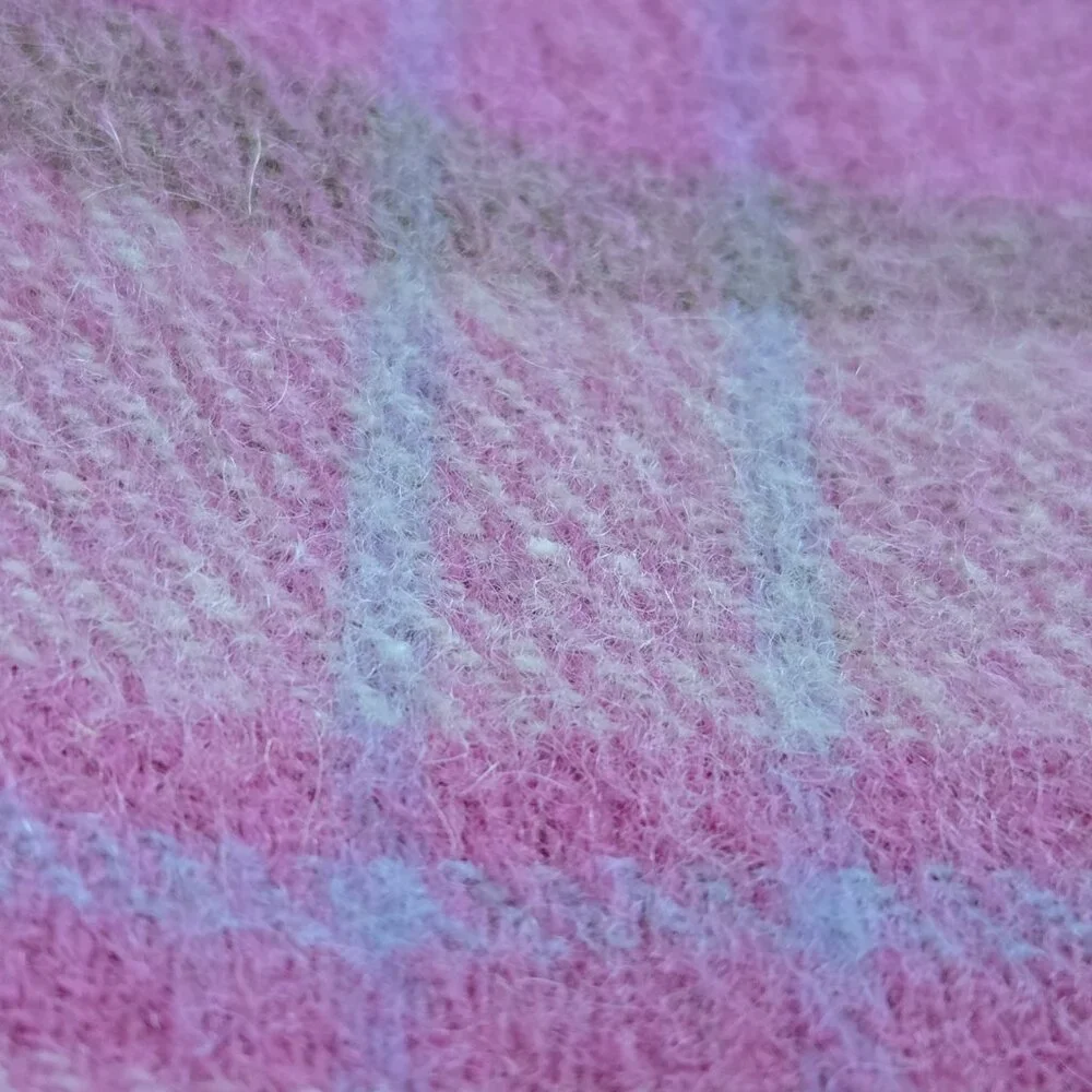 NWOT Lavender Pink Grey Plaid Lambswool Scarf Ballantrae Edinburgh Scotland